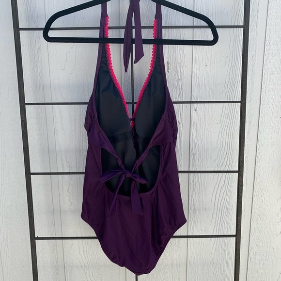 Venus One Piece Swimsuit - Picture 3 of 5